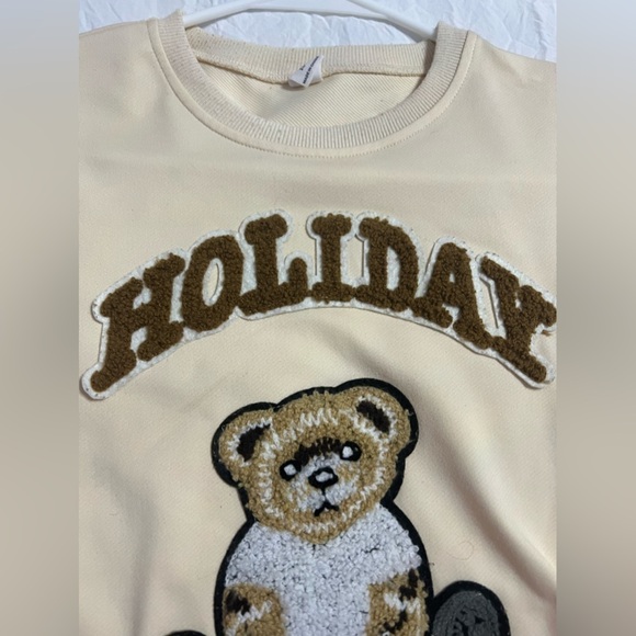 3/$15 SHEIN Street Cool Kids Holiday Girl Bear Sweatshirt - Size 10Y - Picture 4 of 5